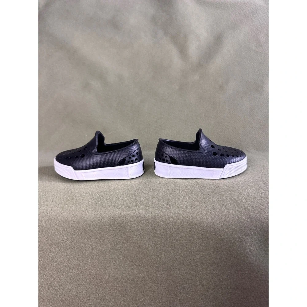 Kids Black Perforated Slip On Water Shoes Sneaker Style Size 4